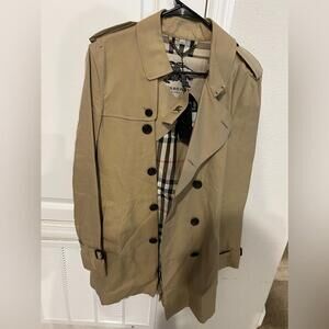 Burberry Kensington Heritage Trench Coat NEW!
